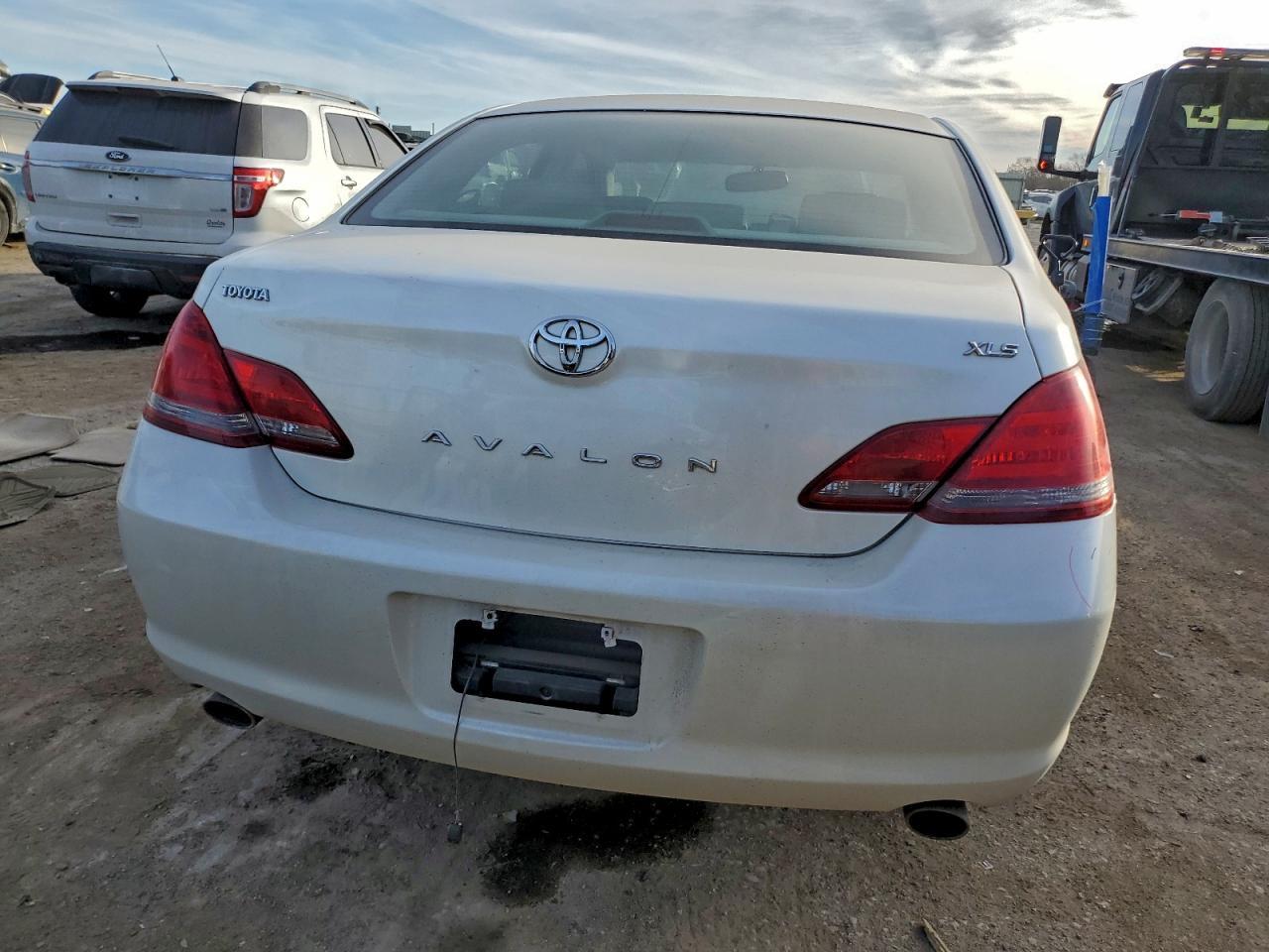 2008 TOYOTA Avalon