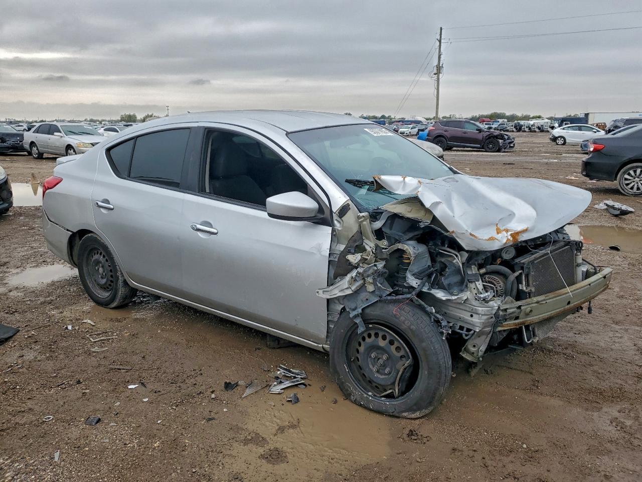 2016 NISSAN VERSA