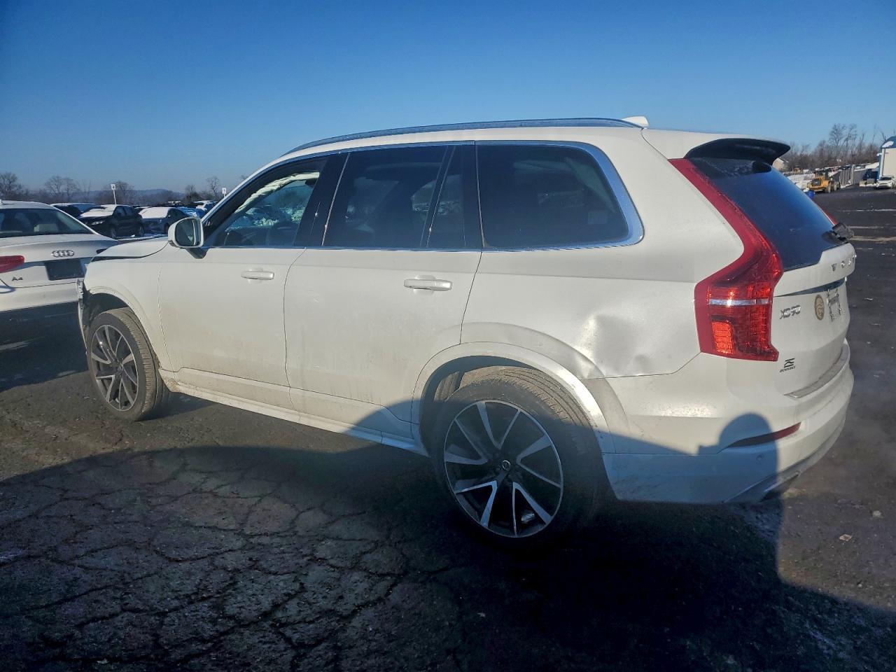 2020 VOLVO XC90