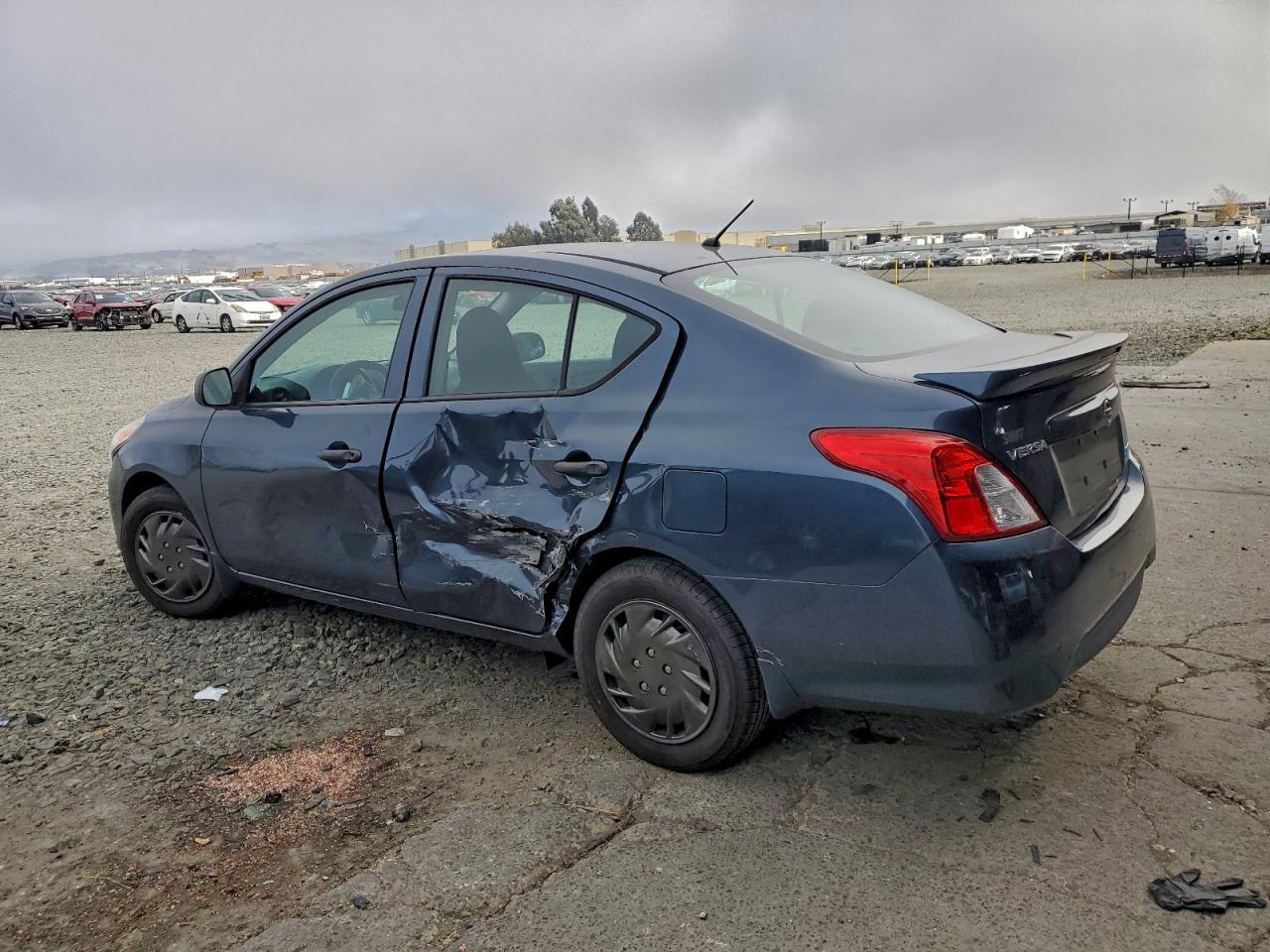 2015 NISSAN VERSA