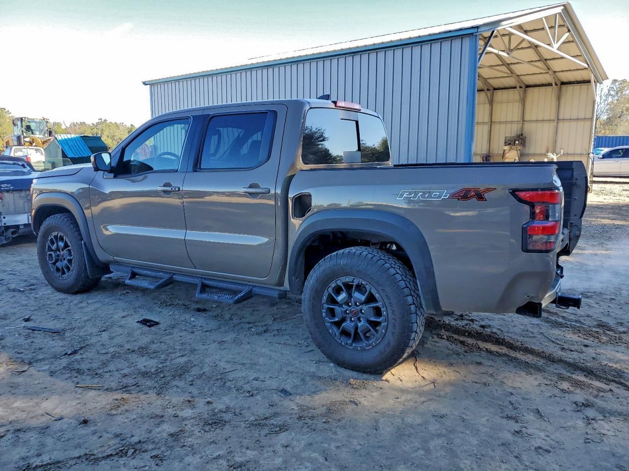 2024 NISSAN Frontier