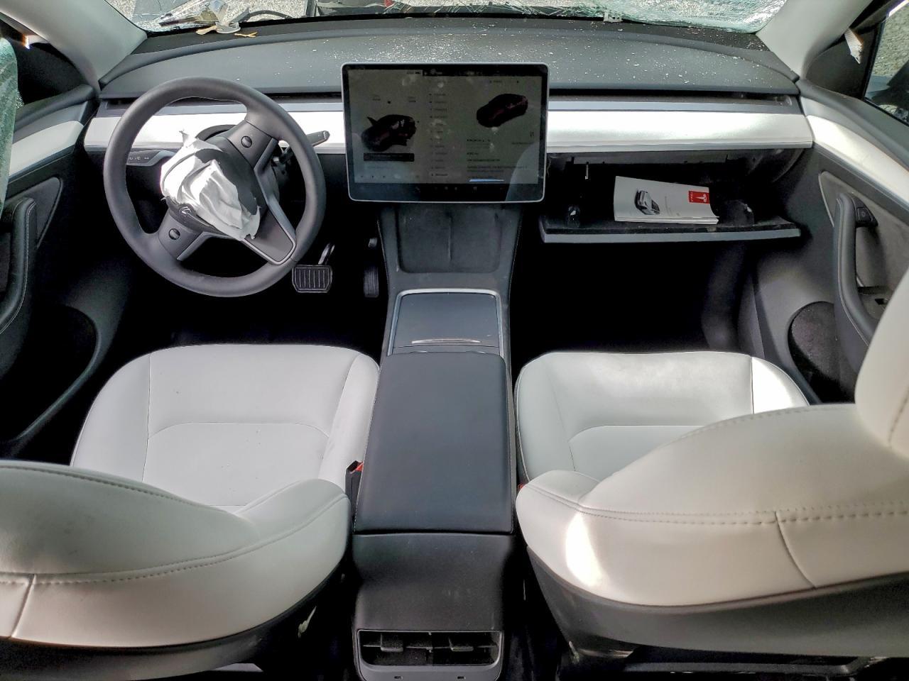2025 TESLA MODEL Y