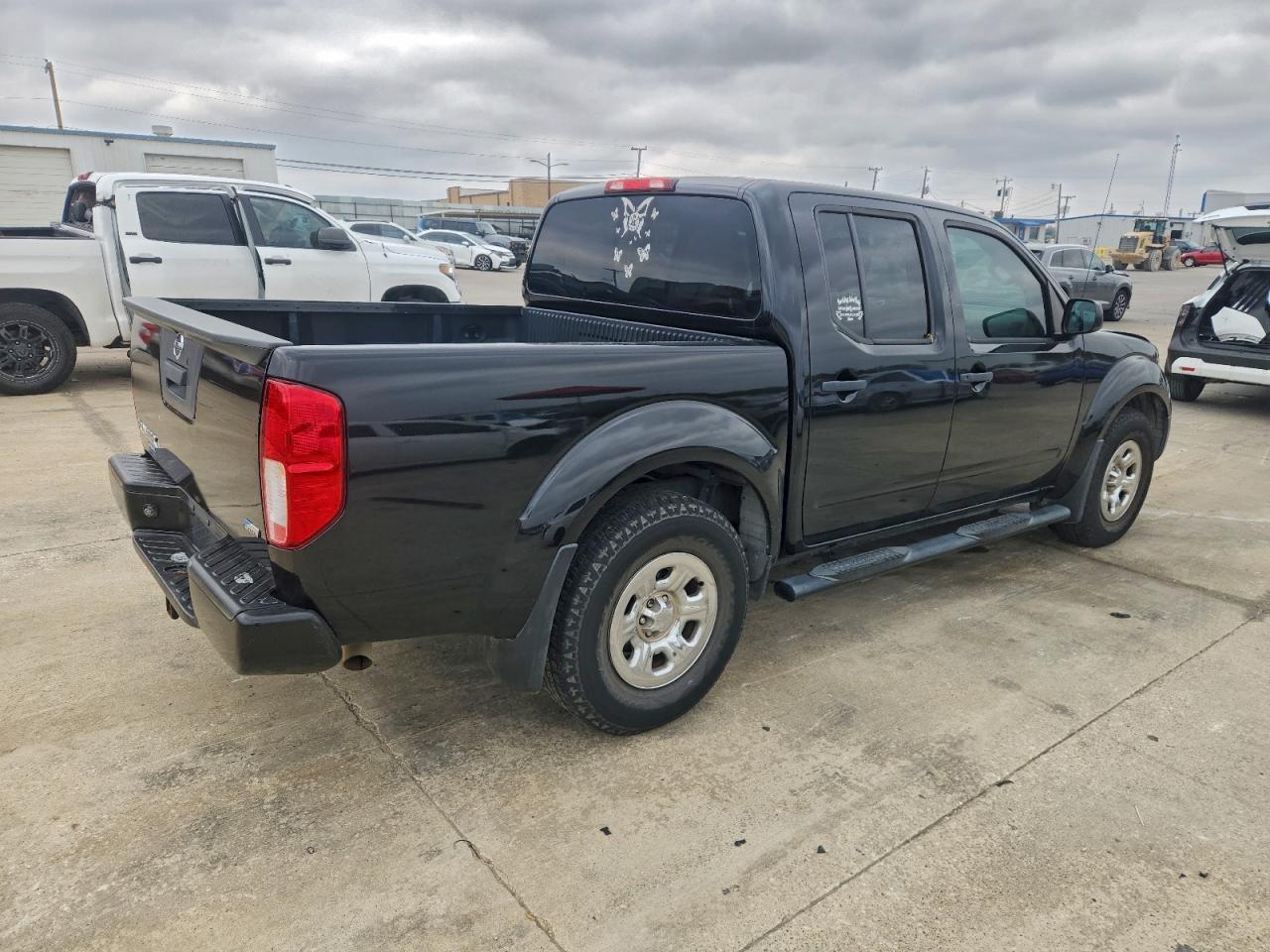 2017 NISSAN Frontier