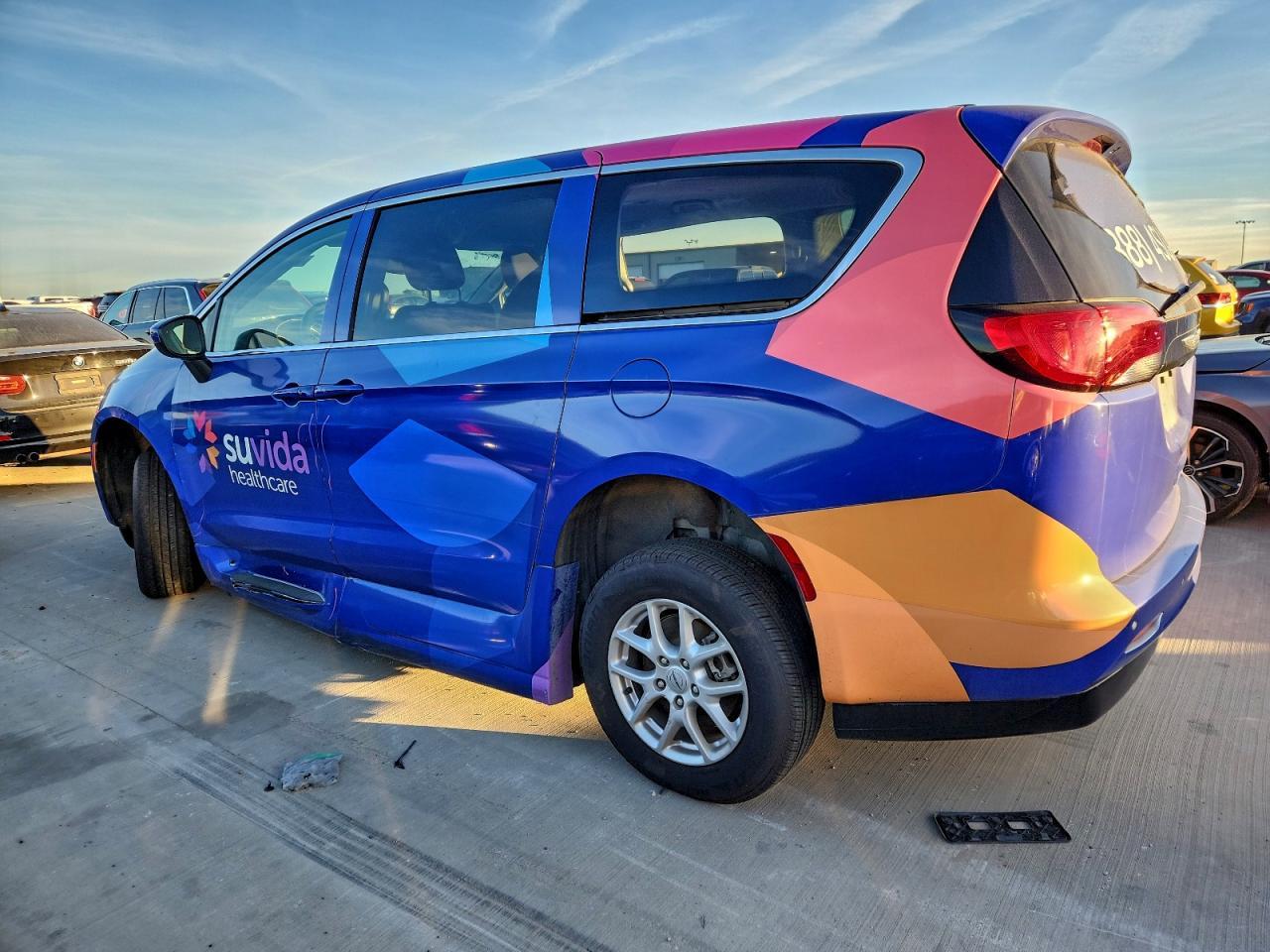 2022 CHRYSLER Voyager