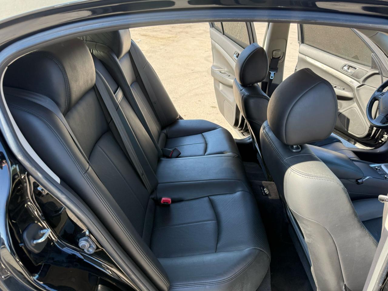 2011 INFINITI G37