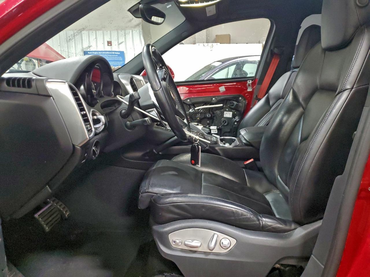 2018 PORSCHE CAYENNE