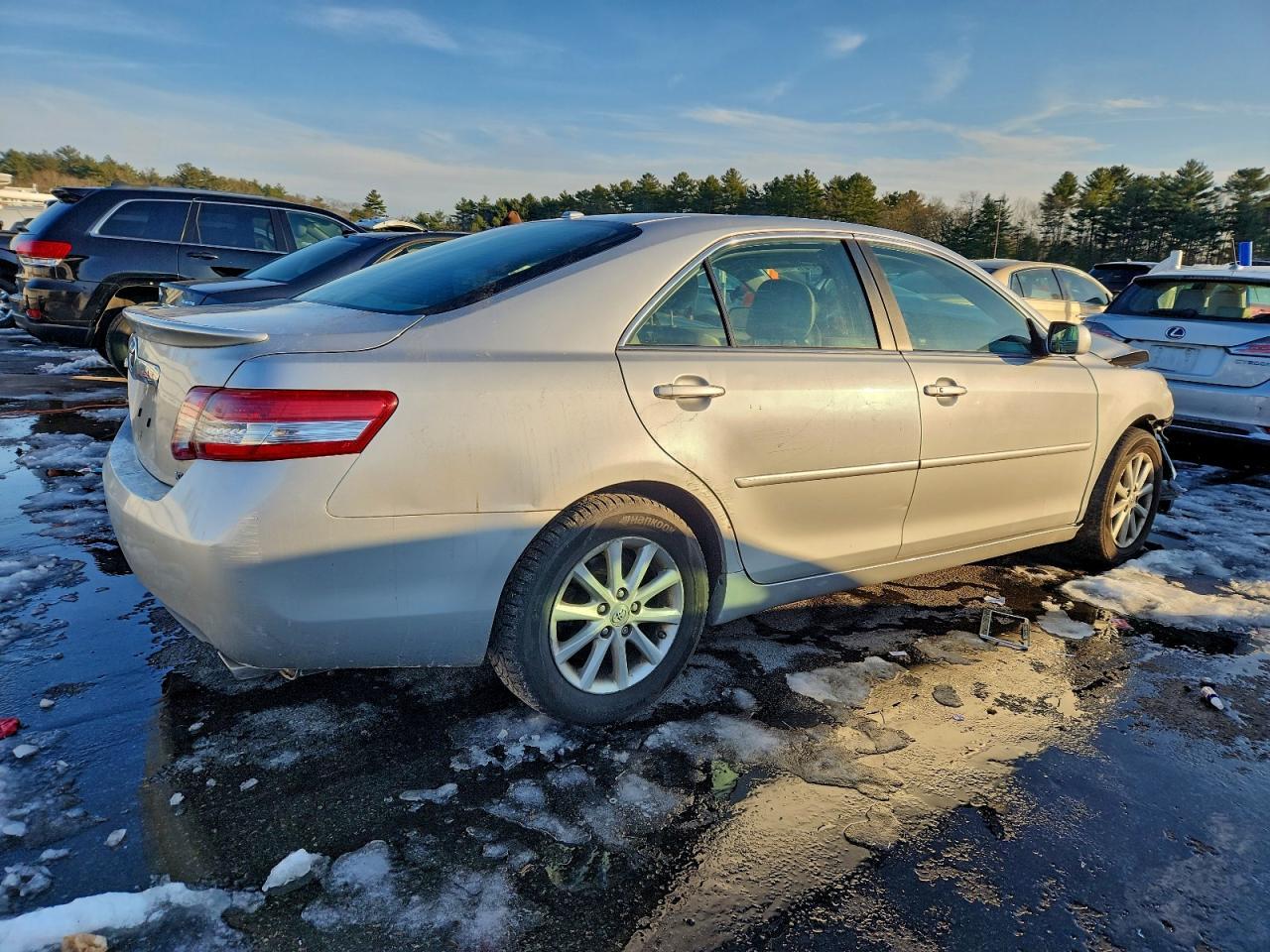 2011 TOYOTA CAMRY