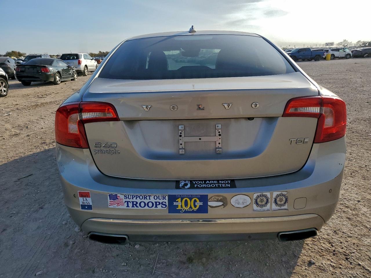 2016 VOLVO S60
