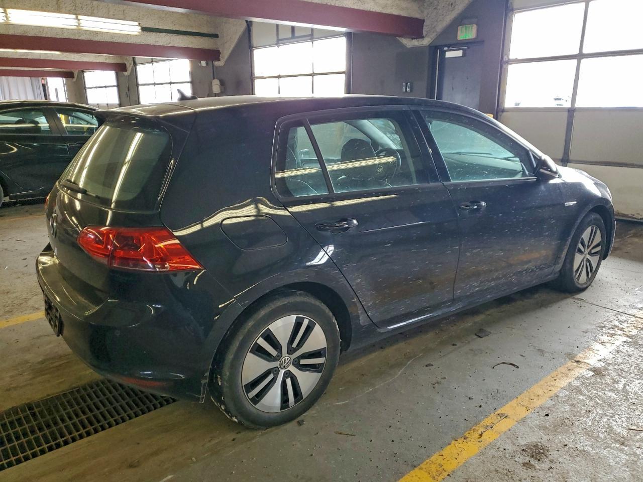 2015 VOLKSWAGEN e-Golf