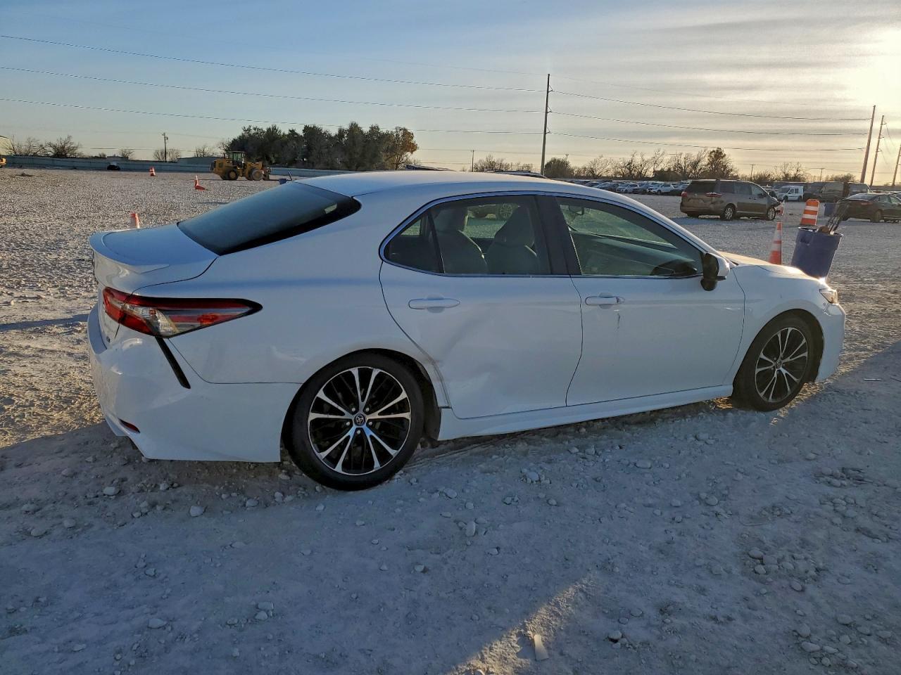 2018 TOYOTA CAMRY