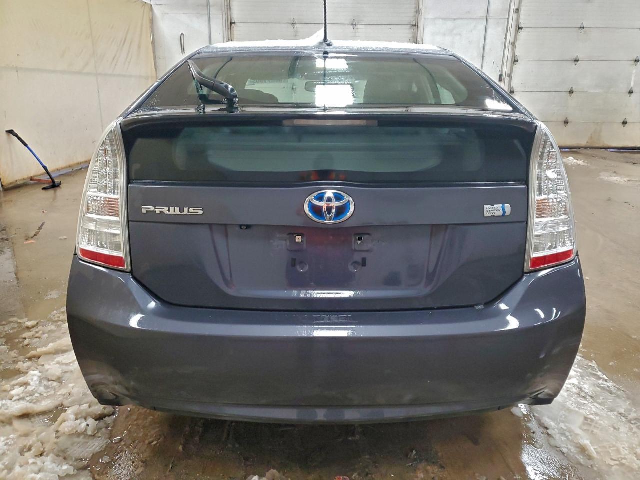 2011 TOYOTA PRIUS