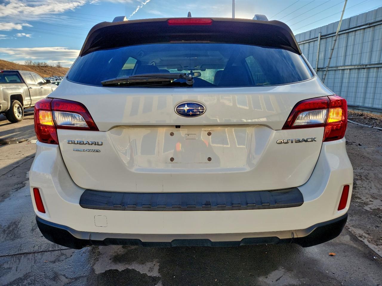 2016 SUBARU Outback
