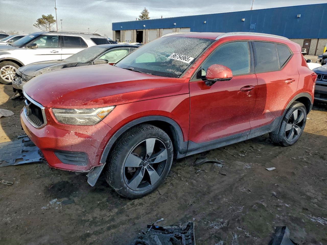 2019 VOLVO XC40