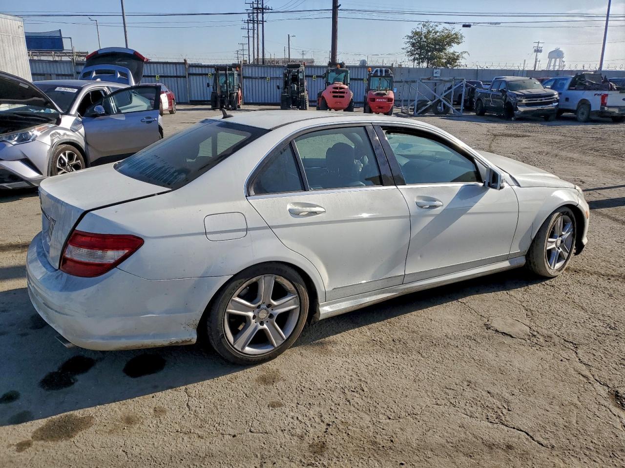 2011 MERCEDES-BENZ C-CLASS