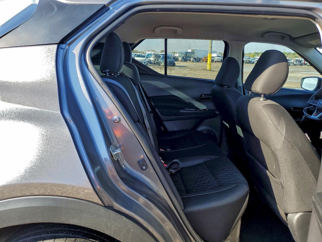 2021 NISSAN KICKS