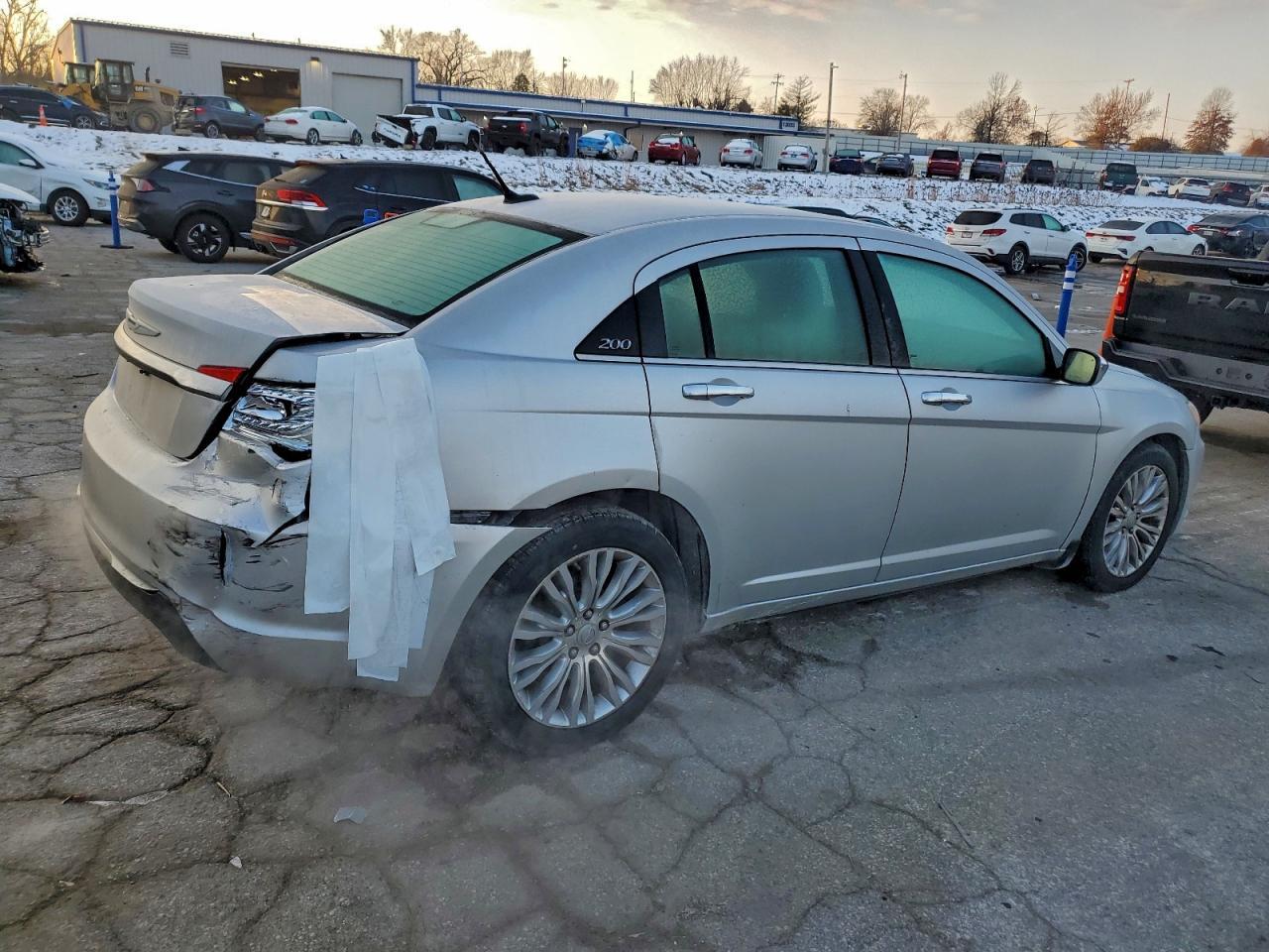 2012 CHRYSLER 200