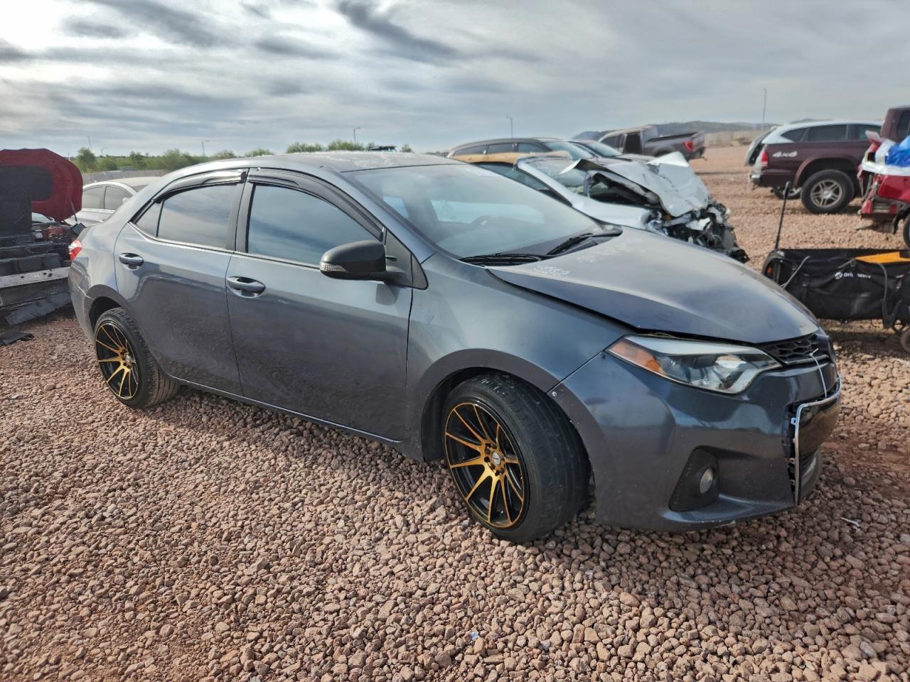 2015 TOYOTA COROLLA