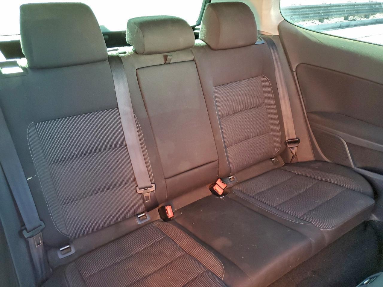 2011 VOLKSWAGEN GOLF