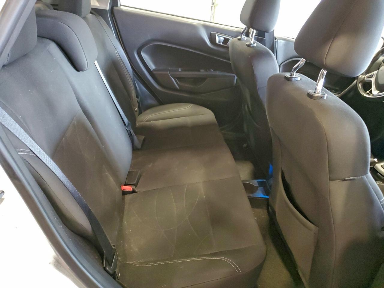 2016 FORD Fiesta