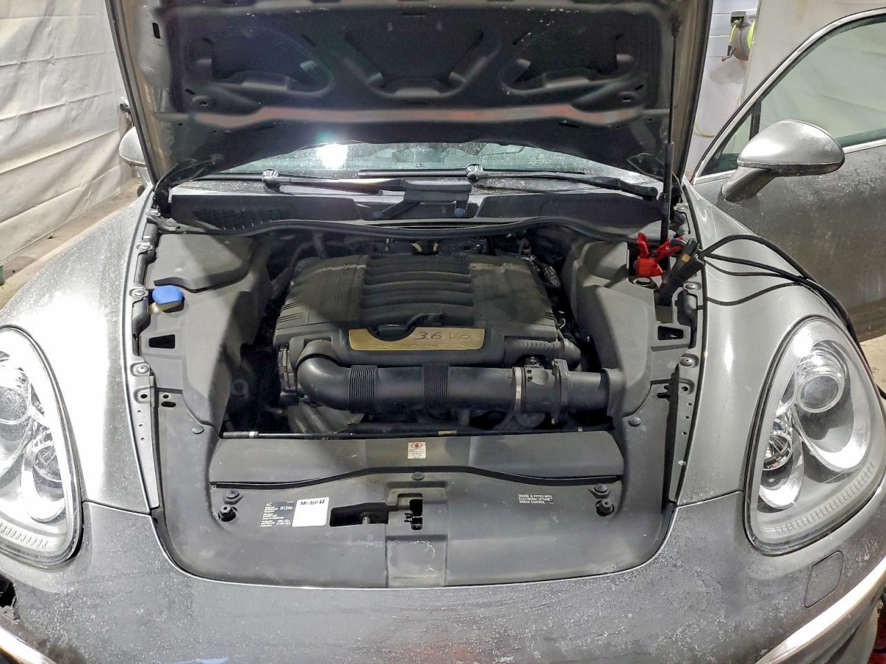 2014 PORSCHE CAYENNE