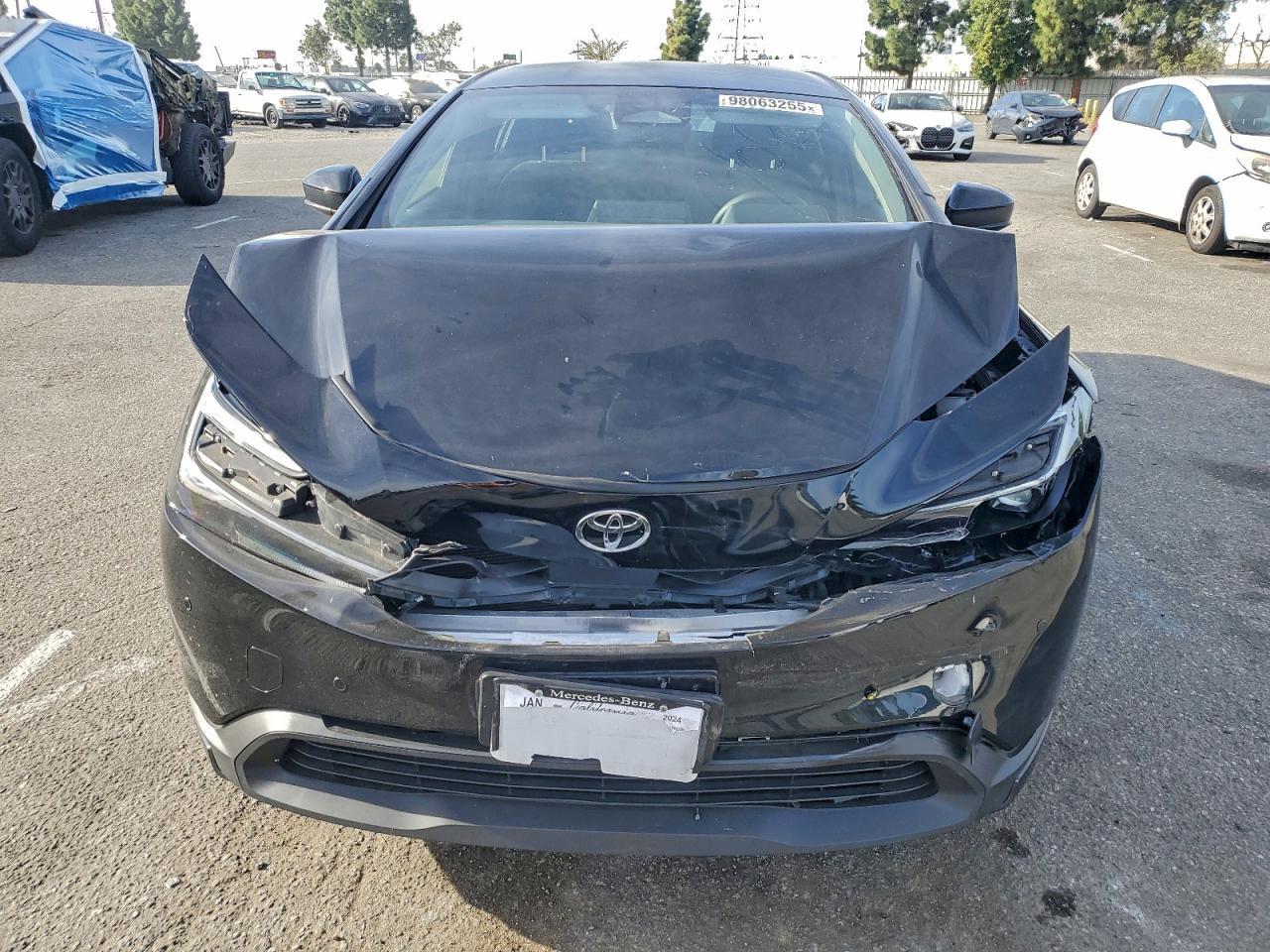 2024 TOYOTA PRIUS