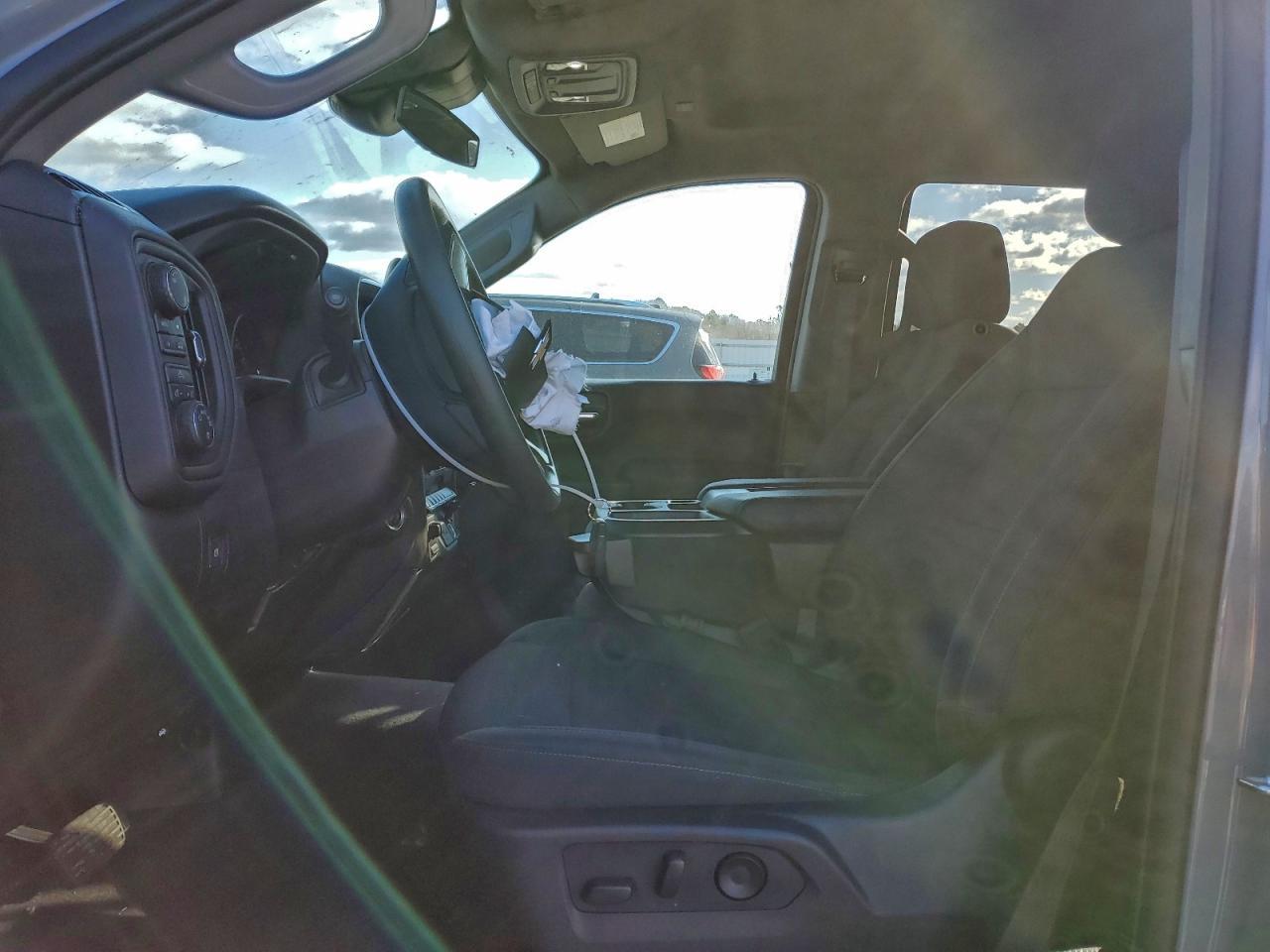 2024 CHEVROLET Silverado