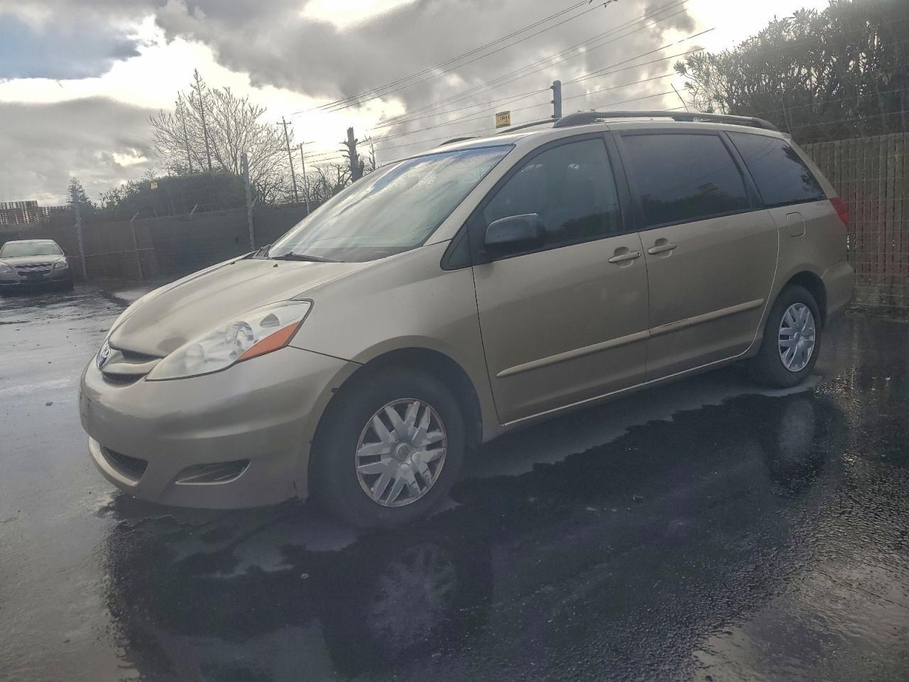 2006 TOYOTA SIENNA