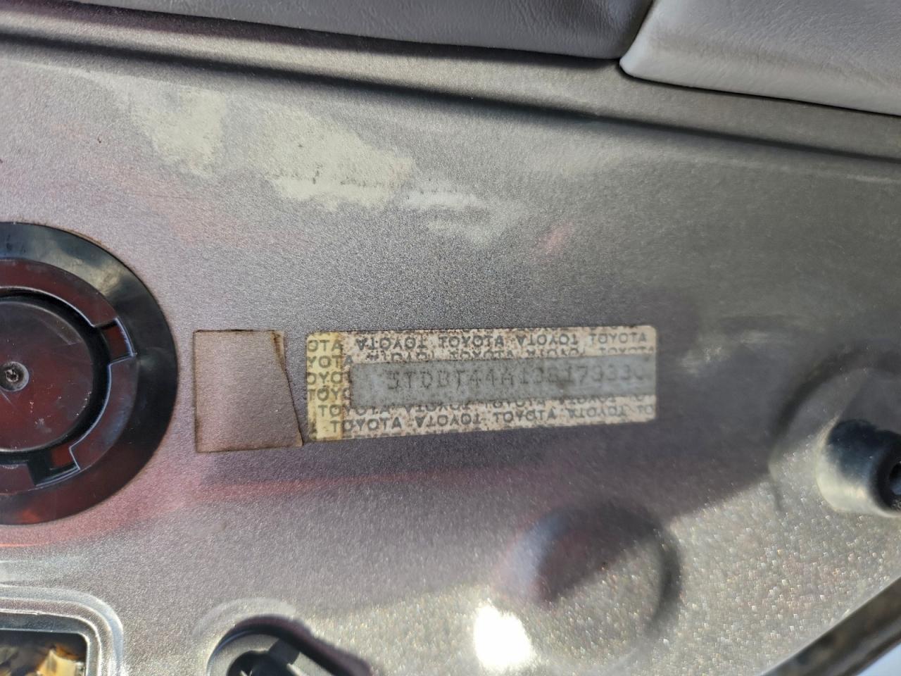 2003 TOYOTA Sequoia