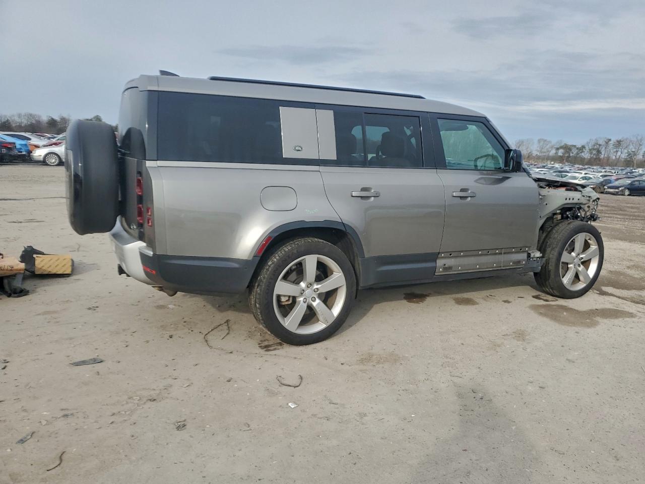 2023 LAND ROVER Defender