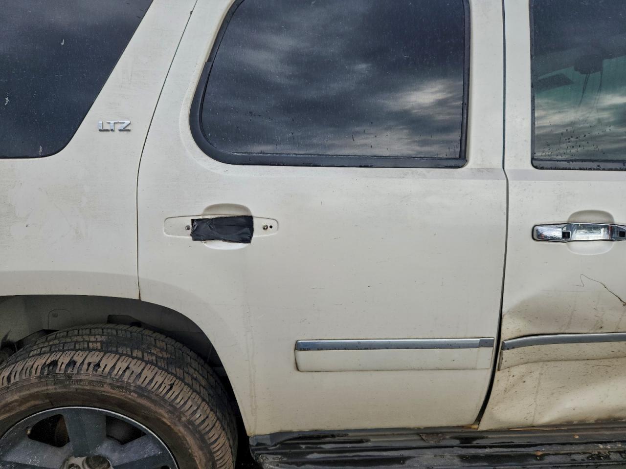 2011 CHEVROLET Tahoe