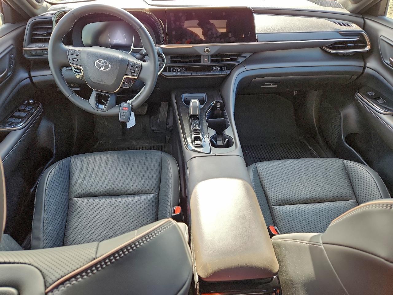 2025 TOYOTA Crown