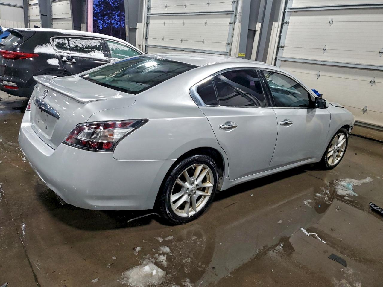 2013 NISSAN Maxima