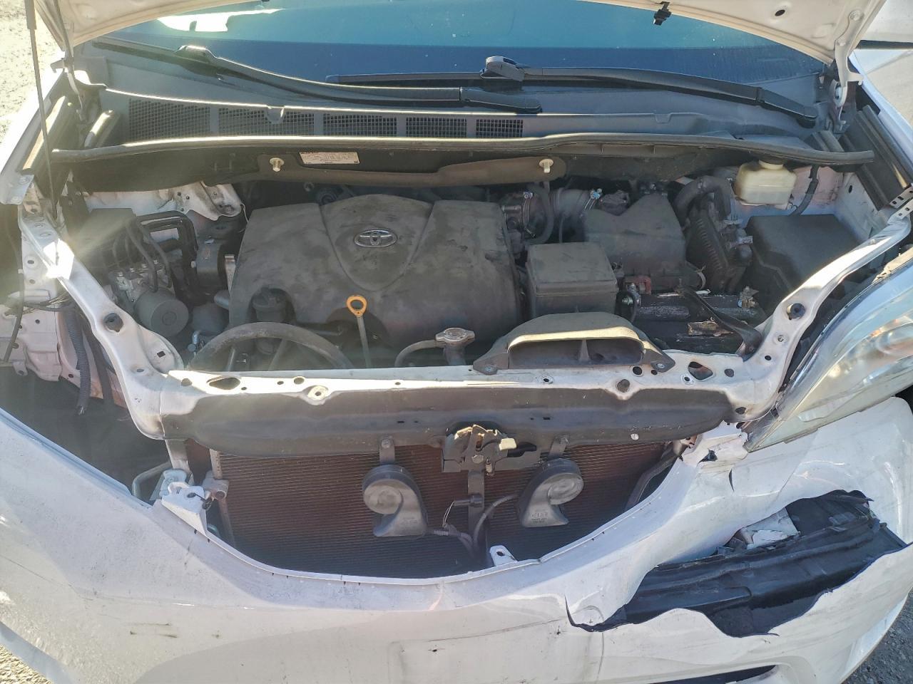2017 TOYOTA SIENNA