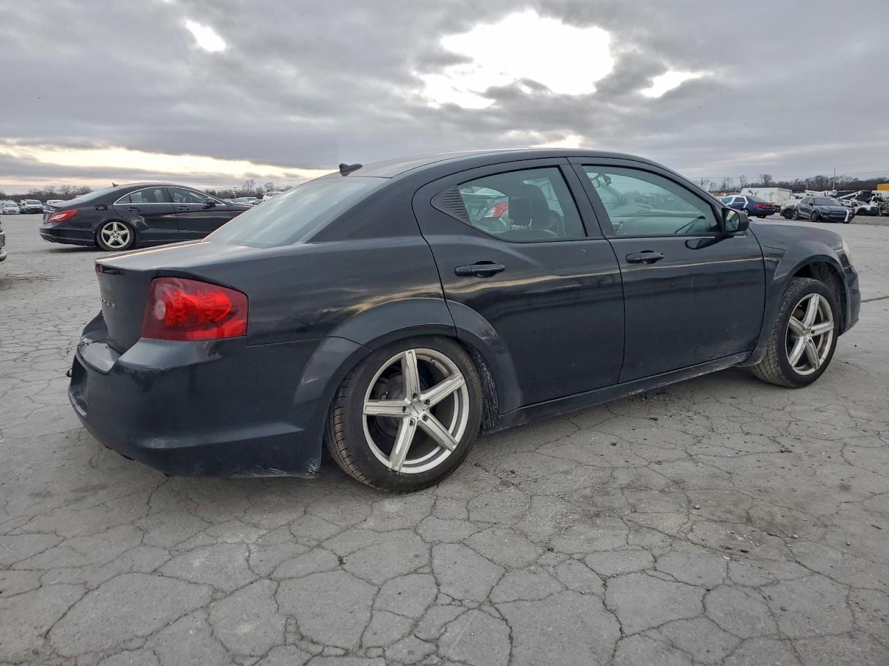 2013 DODGE Avenger