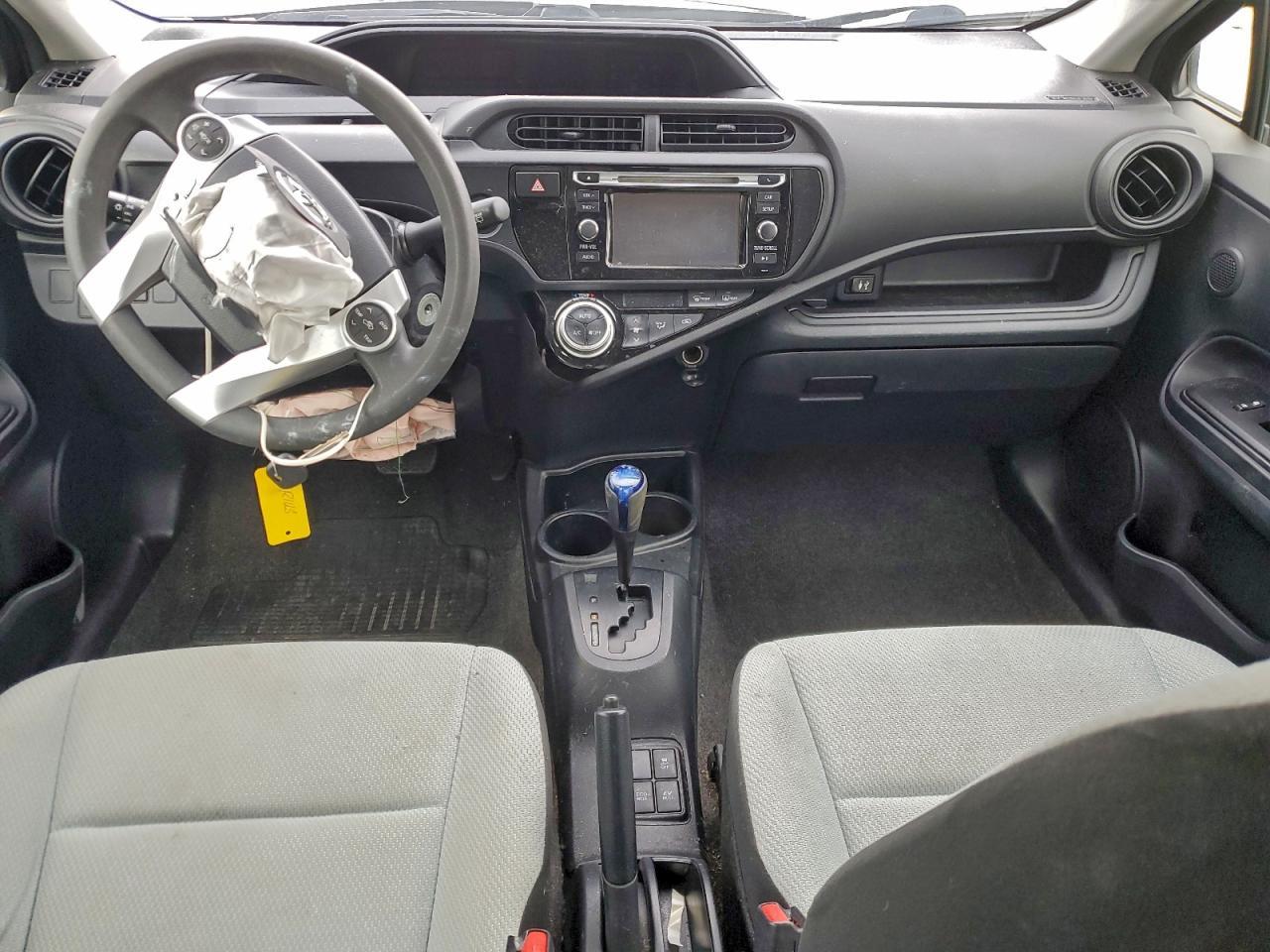 2015 TOYOTA Prius c