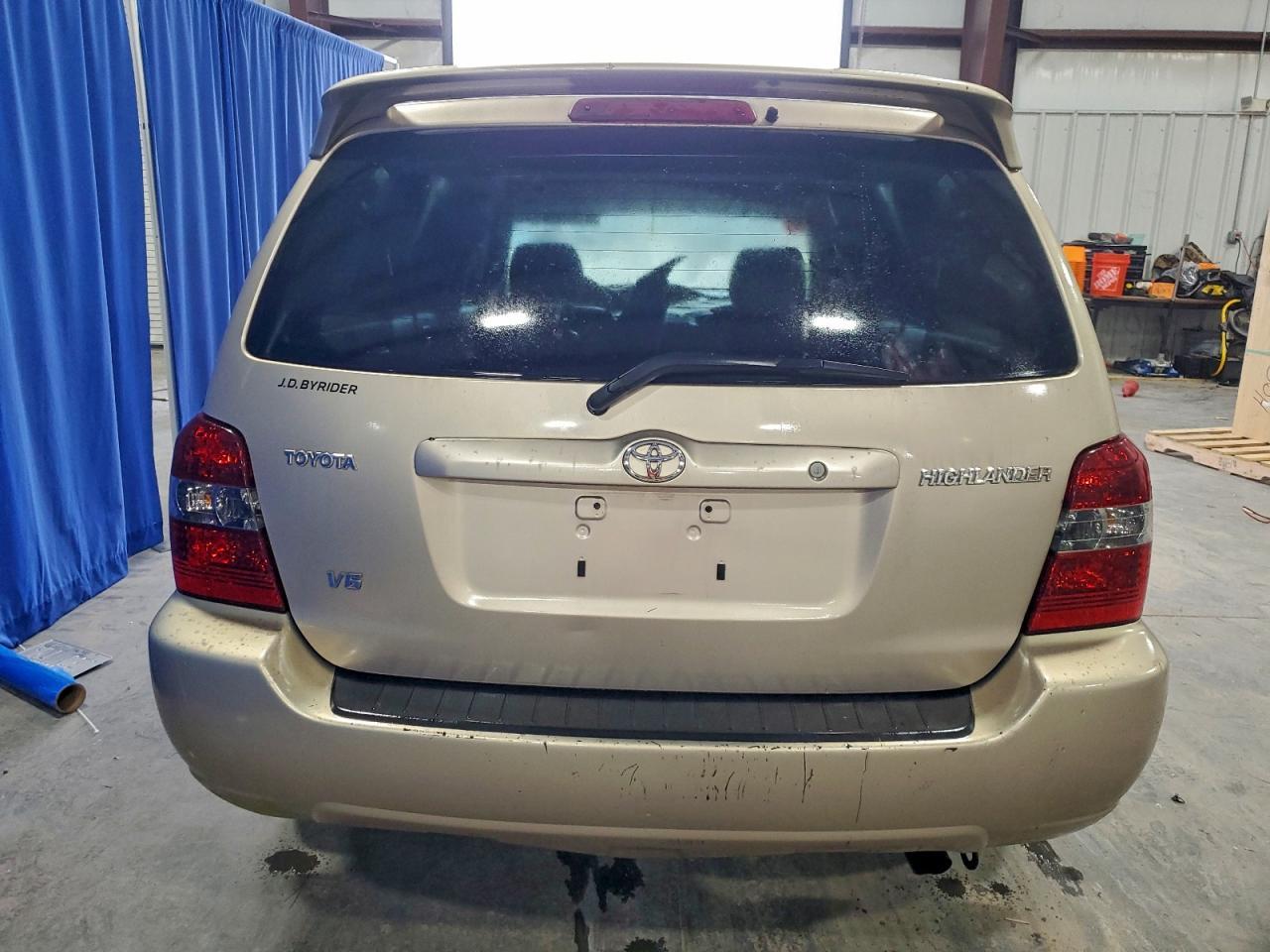 2004 TOYOTA HIGHLANDER
