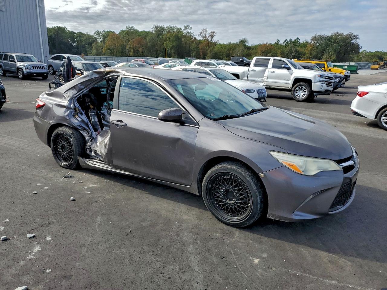 2015 TOYOTA CAMRY