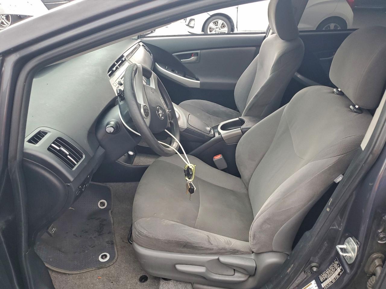 2014 TOYOTA Prius Plug-In