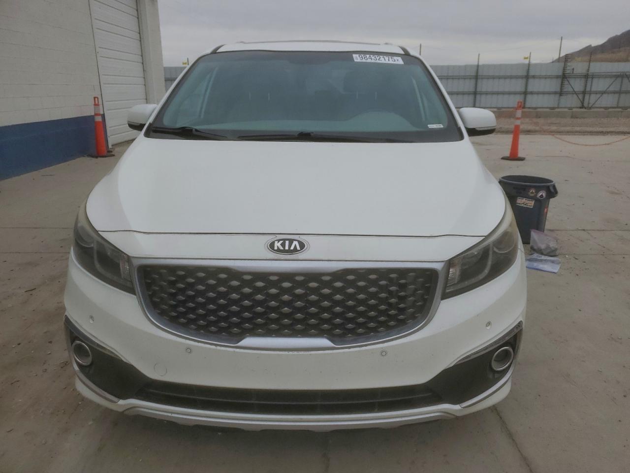 2015 KIA SEDONA
