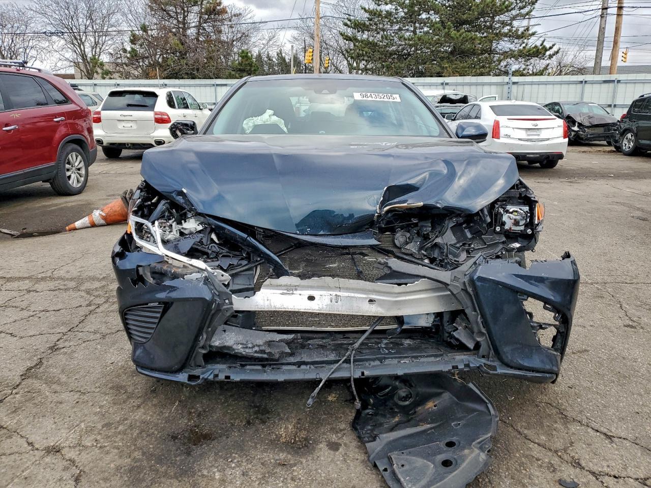 2018 TOYOTA CAMRY