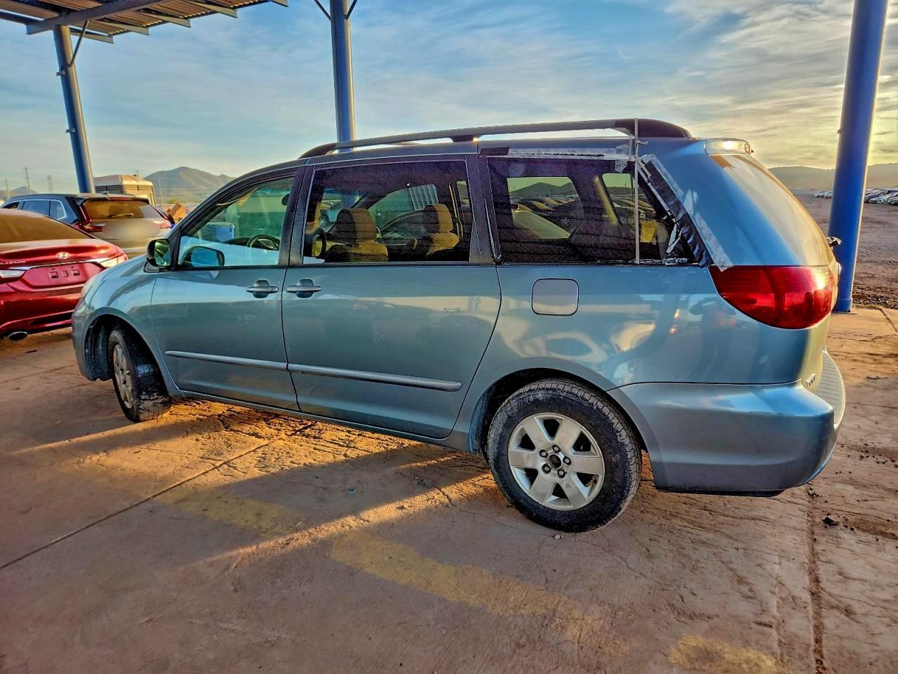 2007 TOYOTA SIENNA