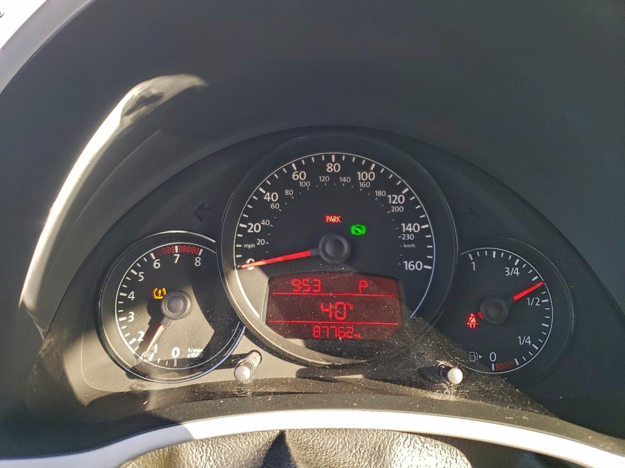 2012 VOLKSWAGEN Beetle