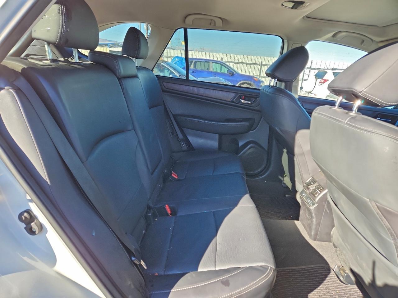 2017 SUBARU Outback