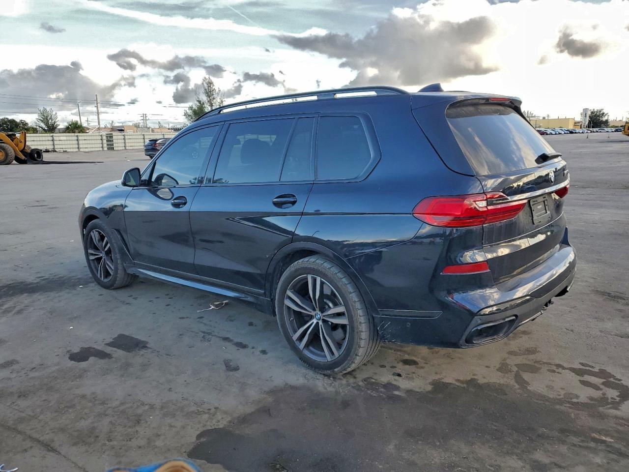 2021 BMW X7