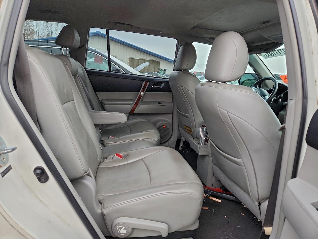 2012 TOYOTA HIGHLANDER