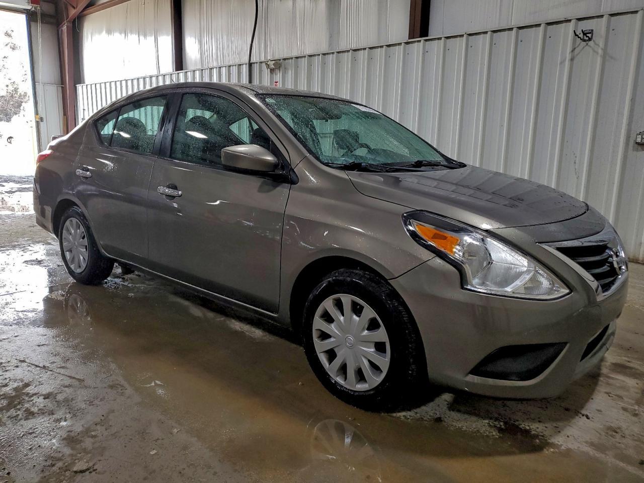 2017 NISSAN VERSA