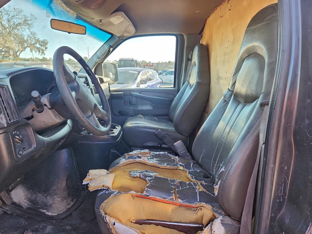 2004 CHEVROLET EXPRESS 2500