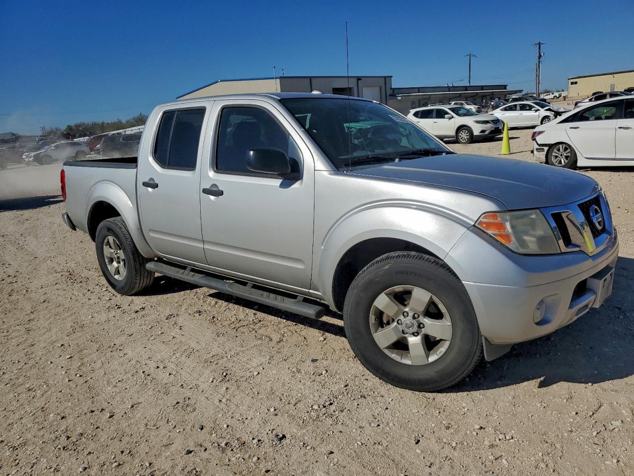 2012 NISSAN Frontier