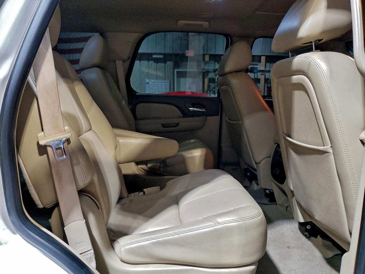 2011 CHEVROLET Tahoe