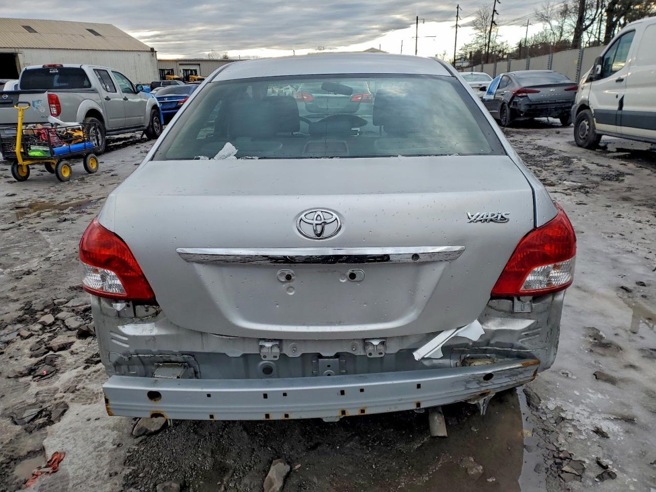 2012 TOYOTA YARIS
